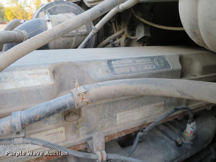 image for item DF9793 2006 Freightliner Columbia vacuum truck