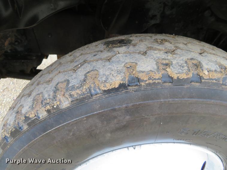 image for item DF9793 2006 Freightliner Columbia vacuum truck