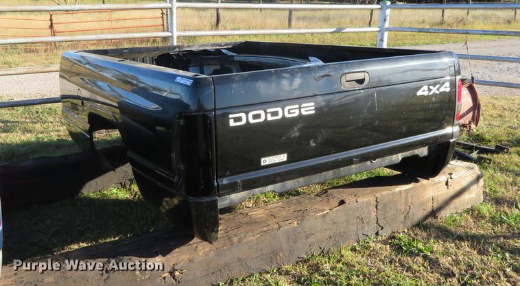 image for item DF9795 2003 Dodge Ram pickup truck bed