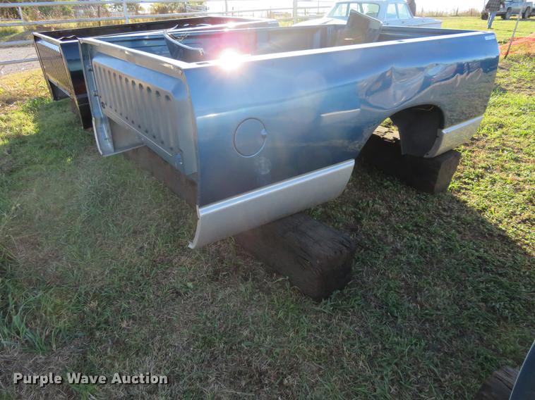 image for item DF9796 2004 Dodge Ram pickup truck bed