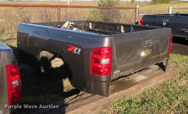 image for item DF9799 2008 Chevrolet pickup truck bed
