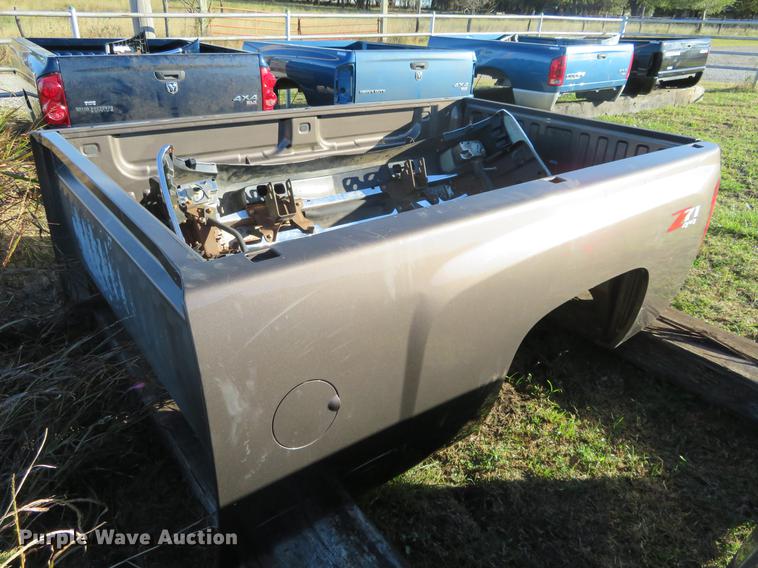 image for item DF9799 2008 Chevrolet pickup truck bed