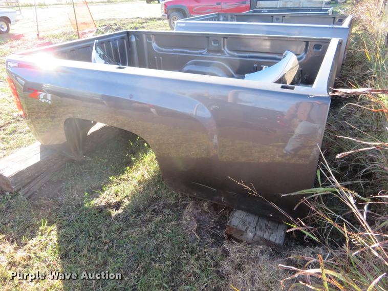image for item DF9799 2008 Chevrolet pickup truck bed