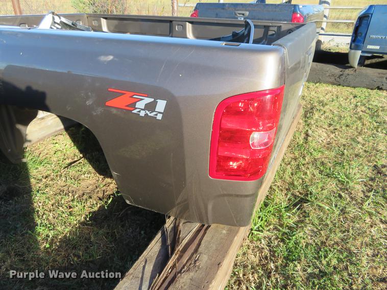 image for item DF9799 2008 Chevrolet pickup truck bed