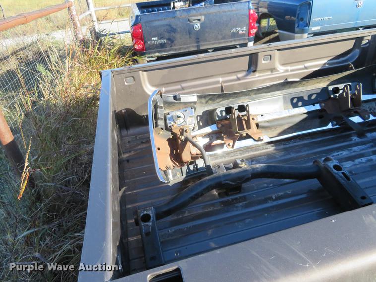image for item DF9799 2008 Chevrolet pickup truck bed