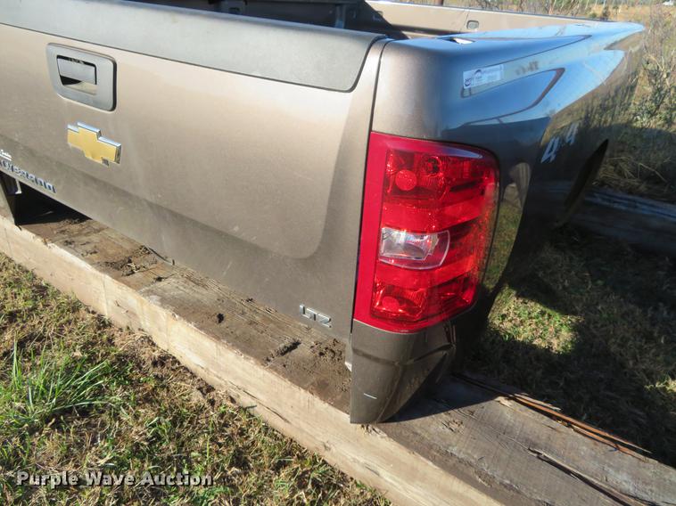 image for item DF9800 2008 Chevrolet pickup truck bed