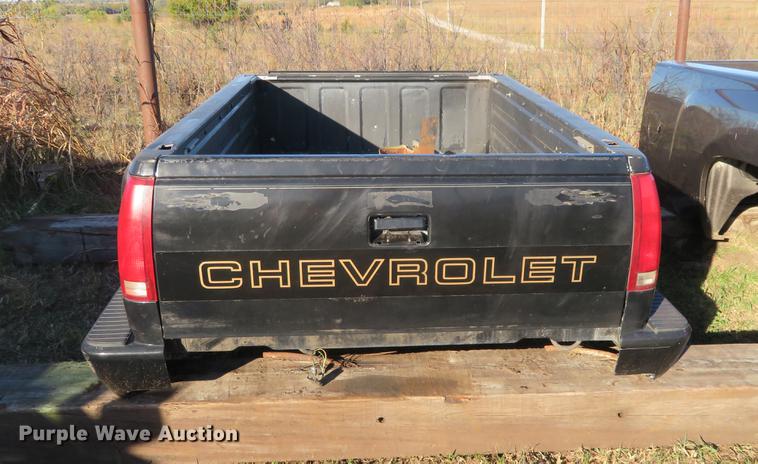 image for item DF9801 1992 Chevrolet pickup truck bed