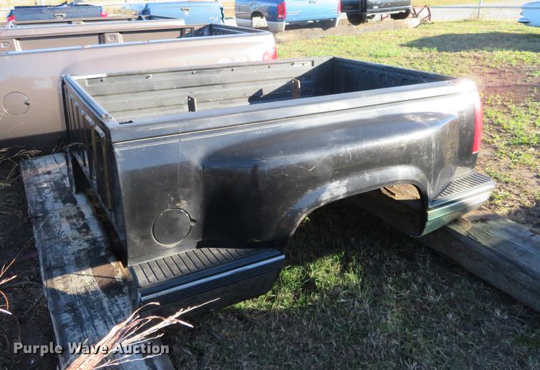 image for item DF9801 1992 Chevrolet pickup truck bed
