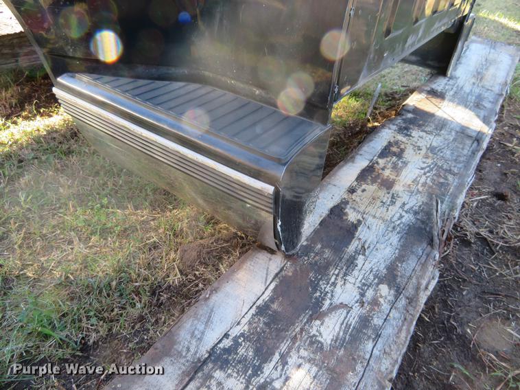 image for item DF9801 1992 Chevrolet pickup truck bed