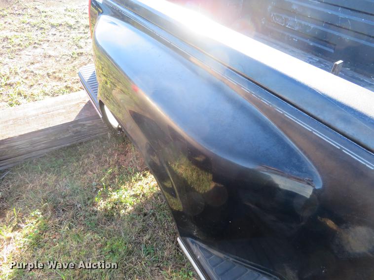 image for item DF9801 1992 Chevrolet pickup truck bed