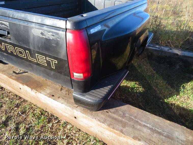 image for item DF9801 1992 Chevrolet pickup truck bed