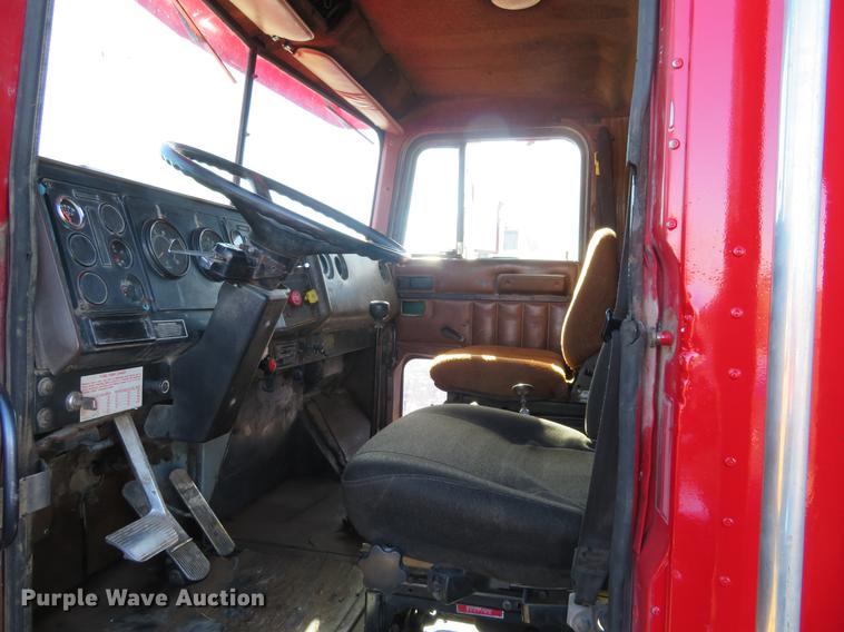 image for item DF9804 1990 International F9370 dump truck