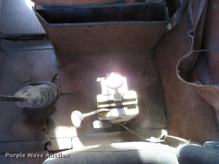 image for item DF9804 1990 International F9370 dump truck