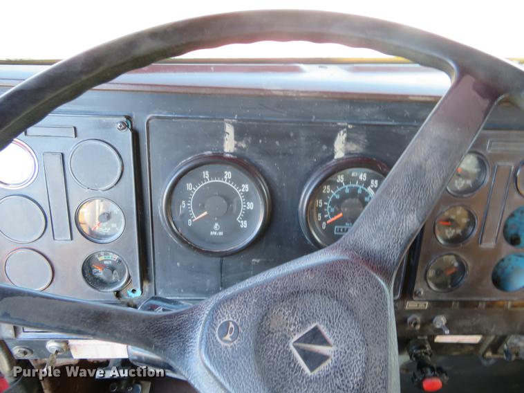 image for item DF9804 1990 International F9370 dump truck