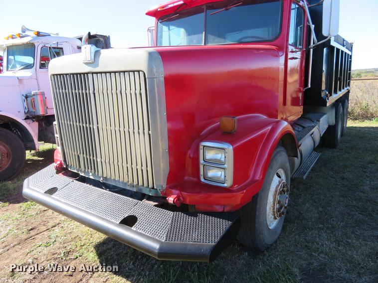 image for item DF9804 1990 International F9370 dump truck