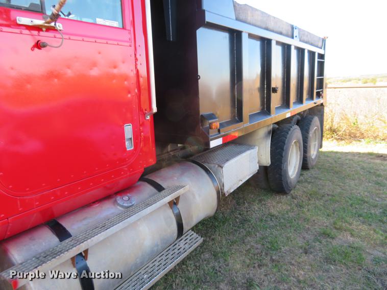 image for item DF9804 1990 International F9370 dump truck