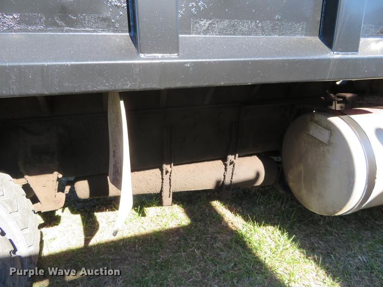 image for item DF9804 1990 International F9370 dump truck