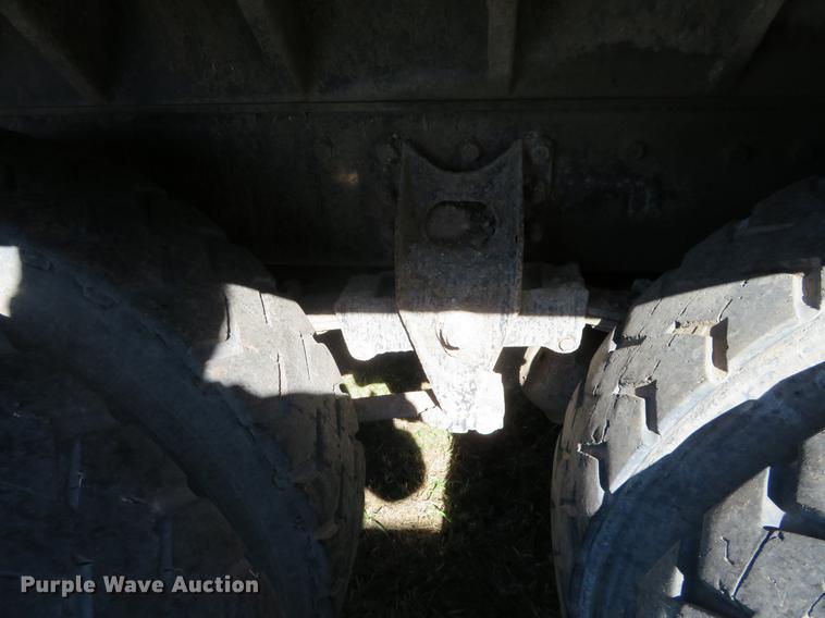 image for item DF9804 1990 International F9370 dump truck