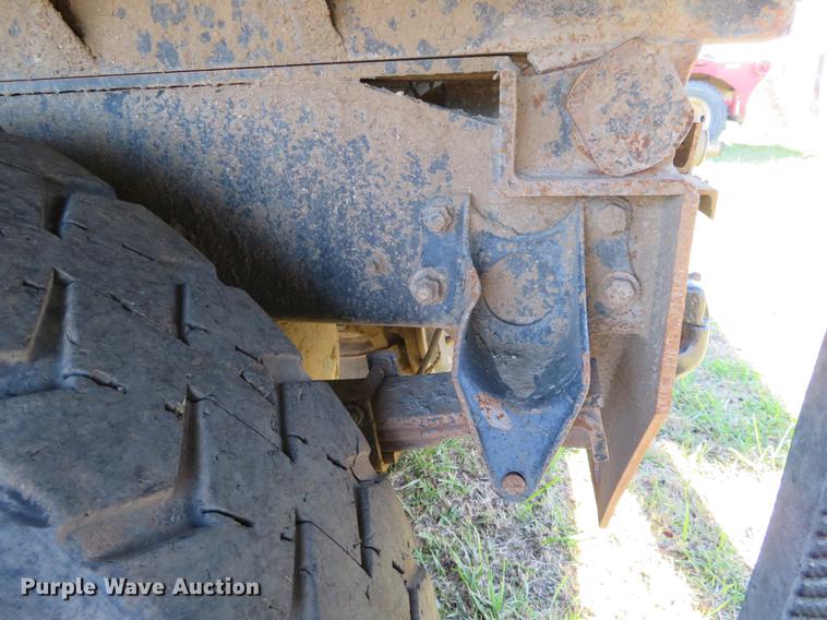 image for item DF9804 1990 International F9370 dump truck