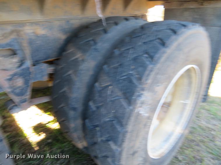 image for item DF9804 1990 International F9370 dump truck