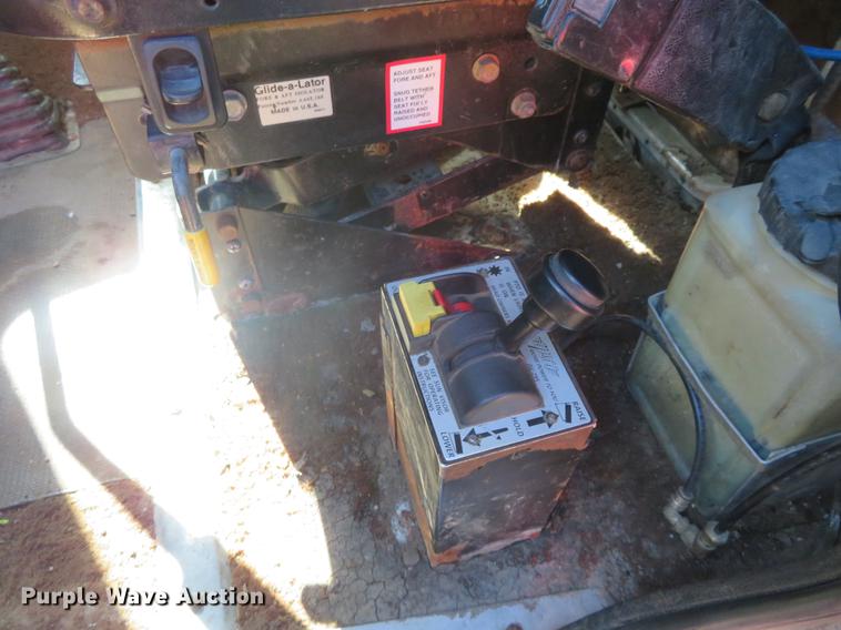 image for item DF9805 1981 Peterbilt 359 dump truck