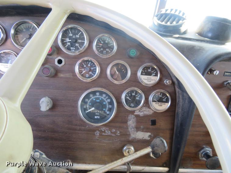 image for item DF9805 1981 Peterbilt 359 dump truck