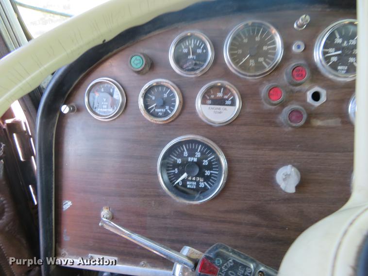 image for item DF9805 1981 Peterbilt 359 dump truck