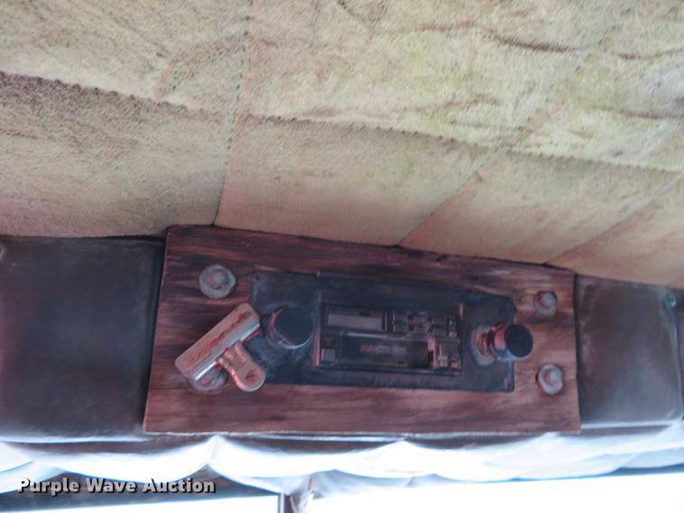 image for item DF9805 1981 Peterbilt 359 dump truck