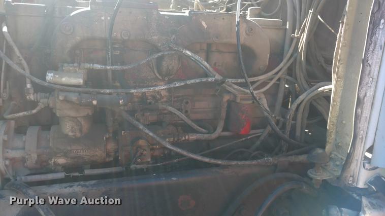 image for item DF9805 1981 Peterbilt 359 dump truck