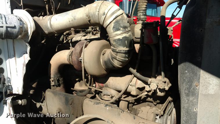 image for item DF9805 1981 Peterbilt 359 dump truck