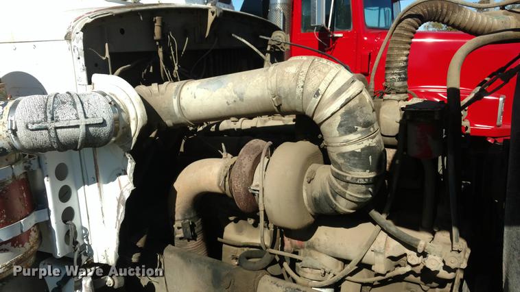 image for item DF9805 1981 Peterbilt 359 dump truck