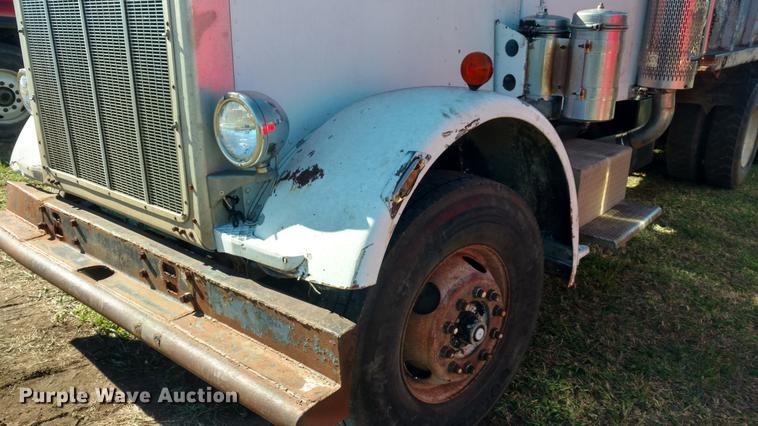 image for item DF9805 1981 Peterbilt 359 dump truck