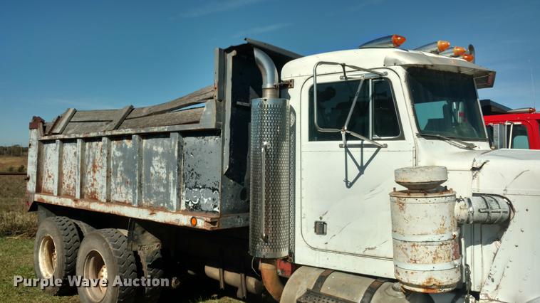 image for item DF9805 1981 Peterbilt 359 dump truck