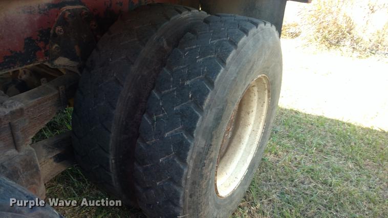 image for item DF9805 1981 Peterbilt 359 dump truck