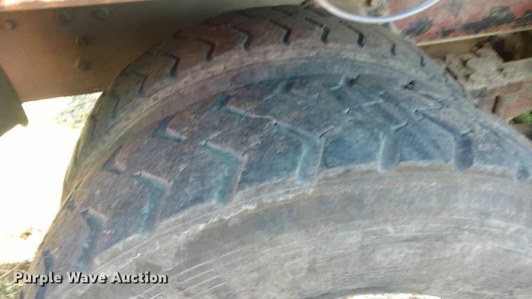 image for item DF9805 1981 Peterbilt 359 dump truck