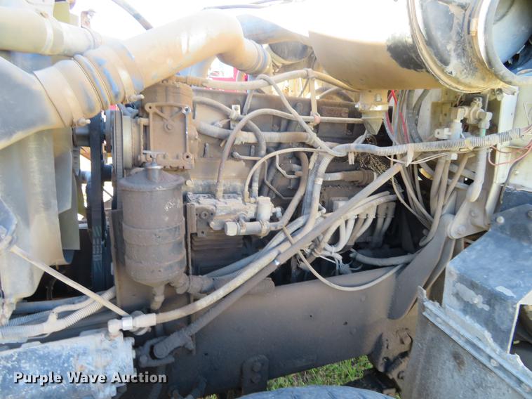 image for item DF9806 1999 International Paystar 5000 oilfield rig up tandem truck