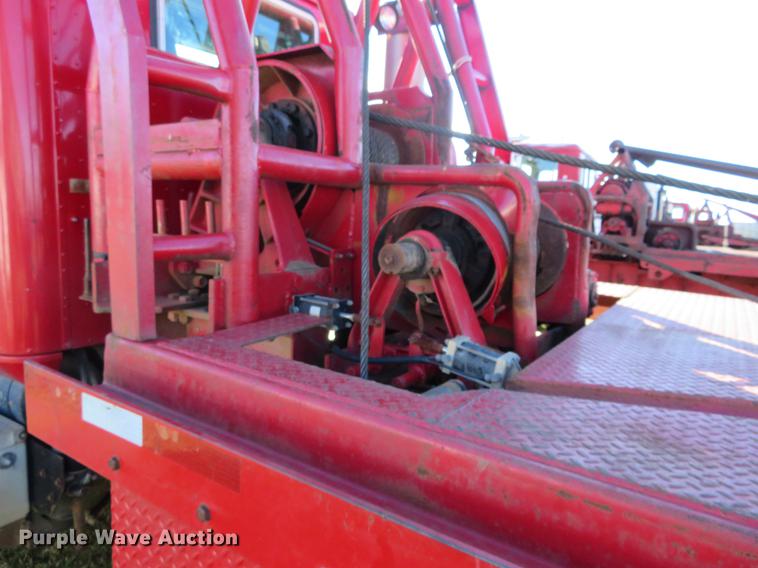 image for item DF9806 1999 International Paystar 5000 oilfield rig up tandem truck