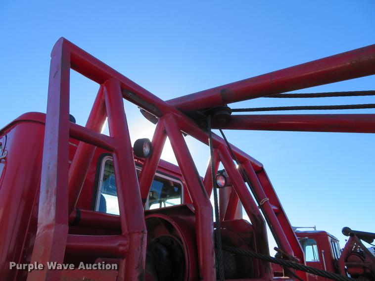 image for item DF9806 1999 International Paystar 5000 oilfield rig up tandem truck