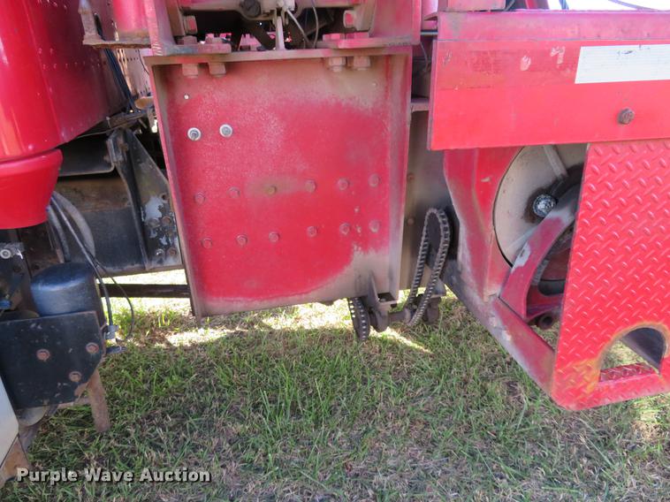 image for item DF9806 1999 International Paystar 5000 oilfield rig up tandem truck