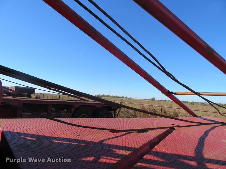 image for item DF9806 1999 International Paystar 5000 oilfield rig up tandem truck