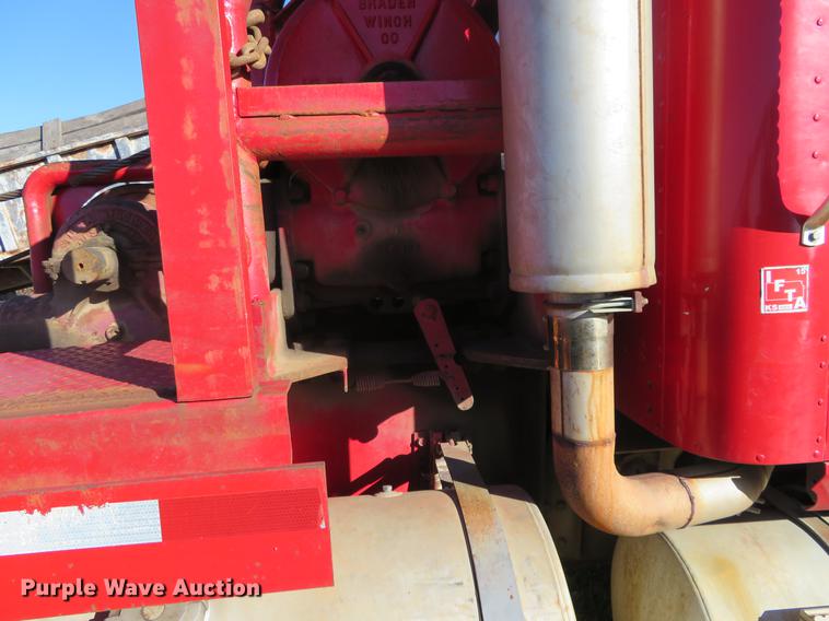 image for item DF9806 1999 International Paystar 5000 oilfield rig up tandem truck