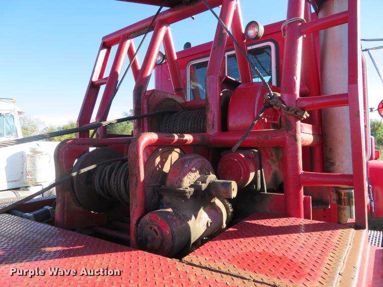 image for item DF9806 1999 International Paystar 5000 oilfield rig up tandem truck