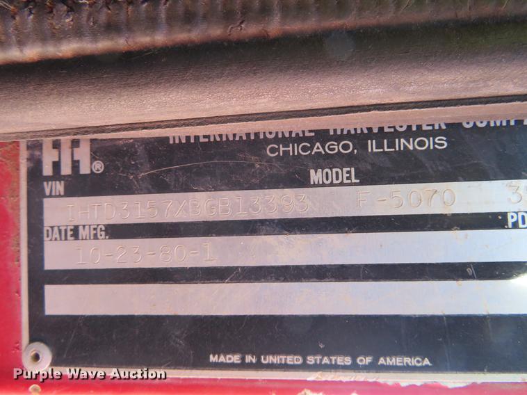 image for item DF9807 1981 International Paystar 5000 oilfield rig up tandem truck