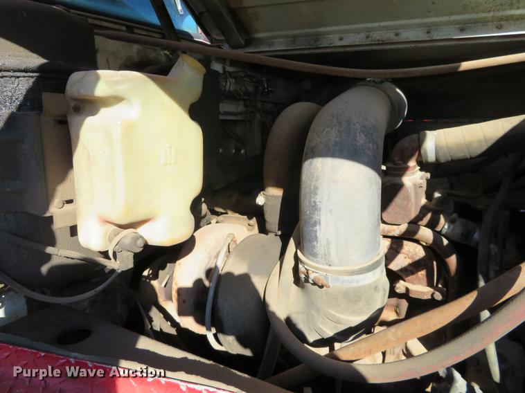 image for item DF9807 1981 International Paystar 5000 oilfield rig up tandem truck