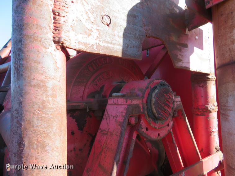 image for item DF9807 1981 International Paystar 5000 oilfield rig up tandem truck