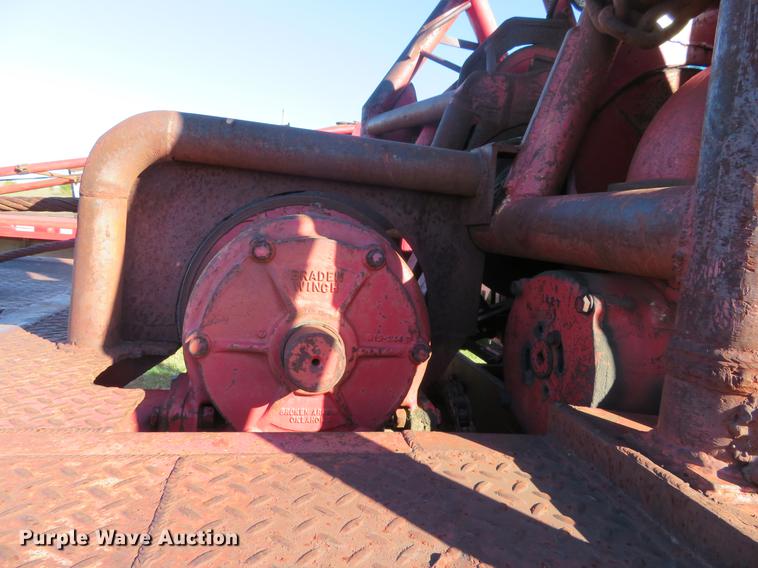 image for item DF9807 1981 International Paystar 5000 oilfield rig up tandem truck