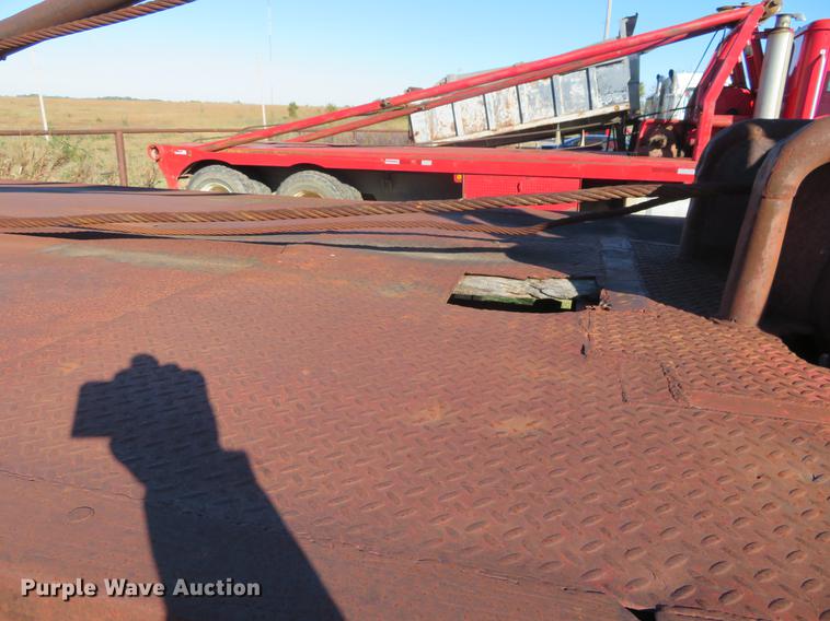 image for item DF9807 1981 International Paystar 5000 oilfield rig up tandem truck