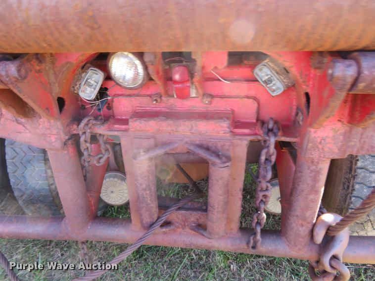 image for item DF9807 1981 International Paystar 5000 oilfield rig up tandem truck