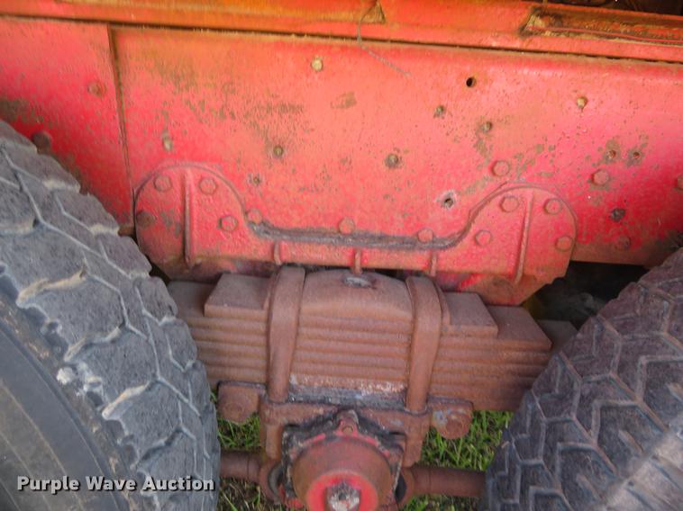 image for item DF9807 1981 International Paystar 5000 oilfield rig up tandem truck