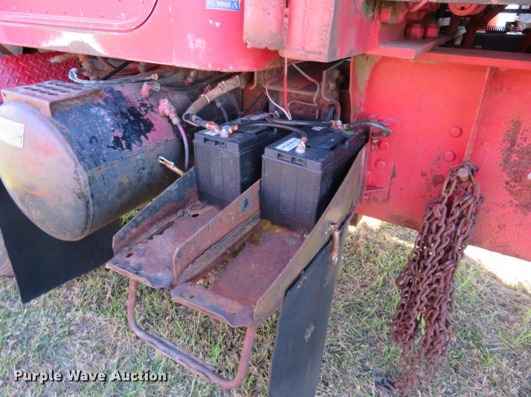 image for item DF9807 1981 International Paystar 5000 oilfield rig up tandem truck